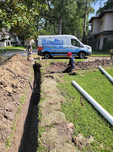 Licensed plumber in Katy repairing a residential water line