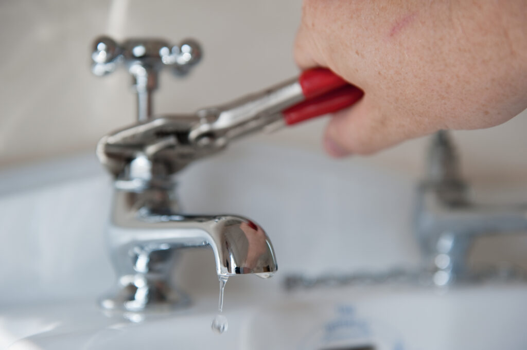 5 Signs You Need Plumbing Service